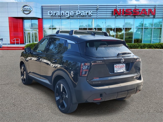 2026 Nissan Kicks SR photo 3