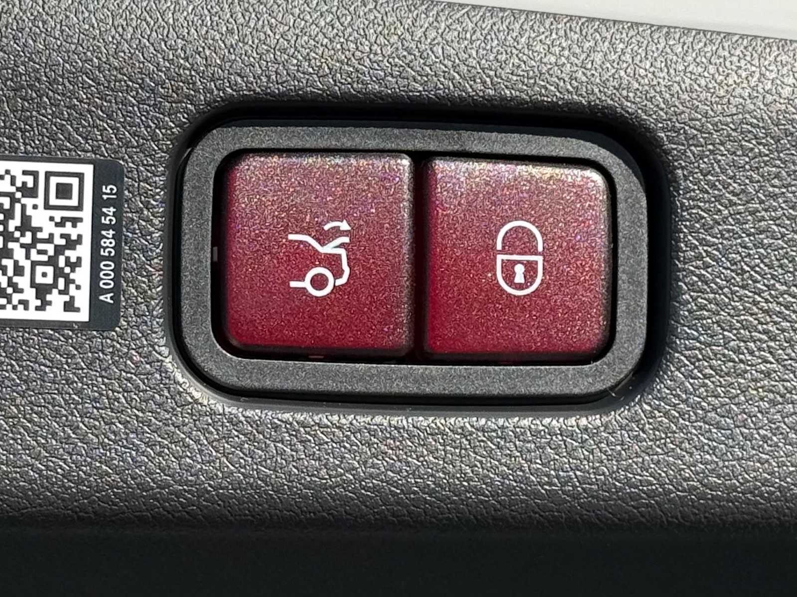 2025 Mercedes-Benz E-Class E350 - Photo 33