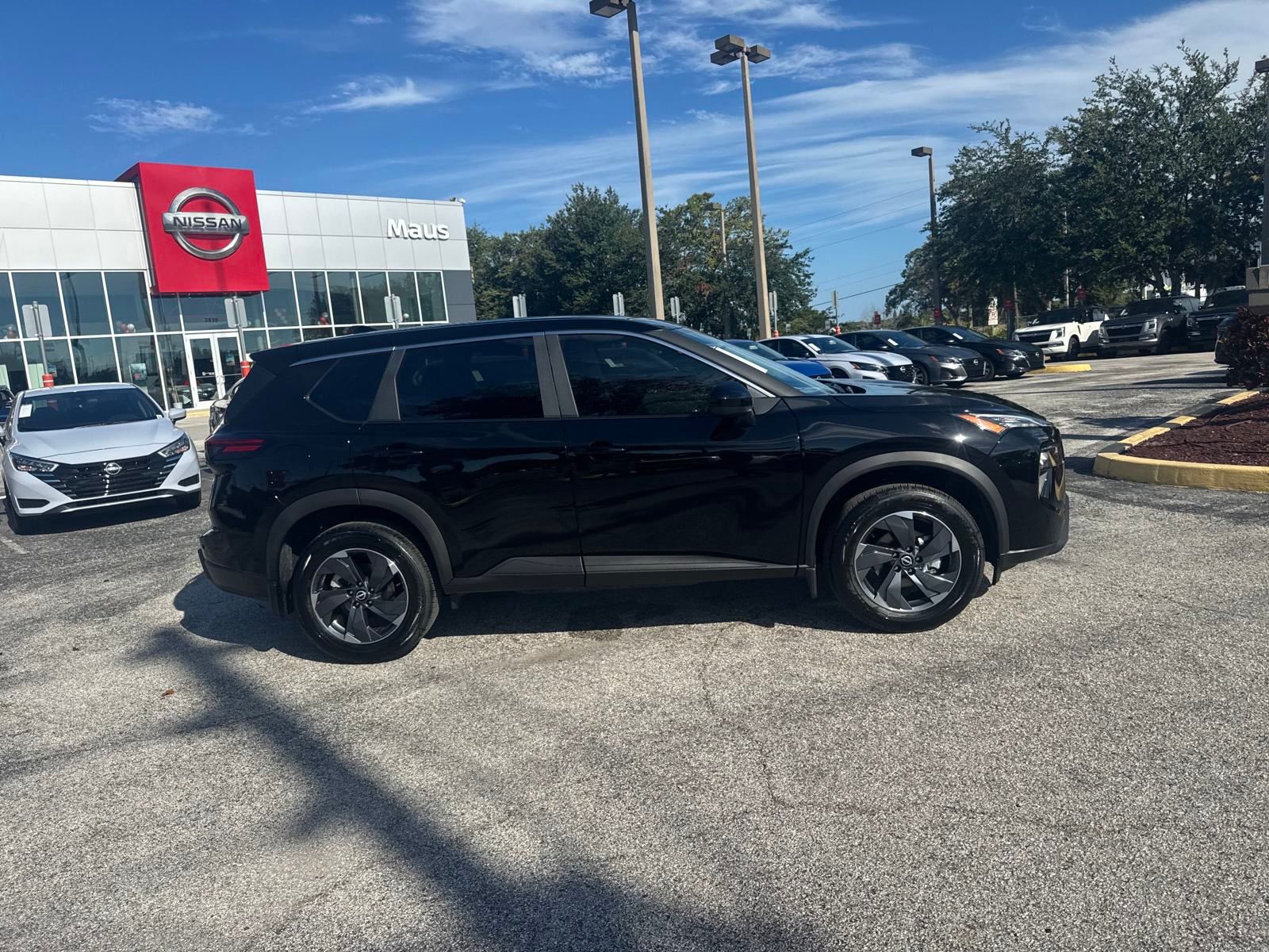 2026 Nissan Rogue SV photo 4