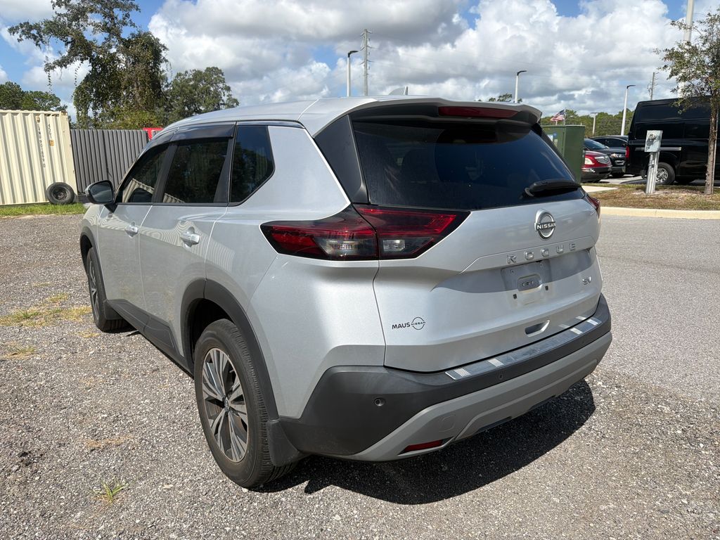 2022 Nissan Rogue SV photo 2