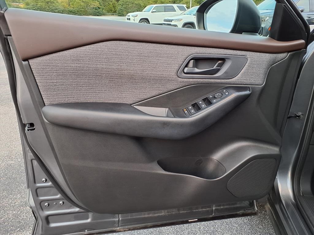 2023 Nissan Rogue S photo 22