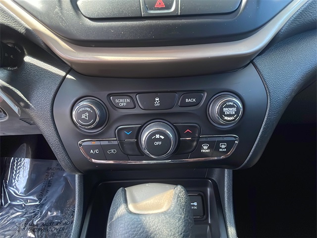 2015 Jeep Cherokee Latitude photo 27