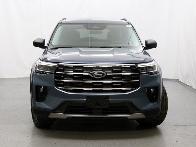 2025 Ford Explorer photo 4