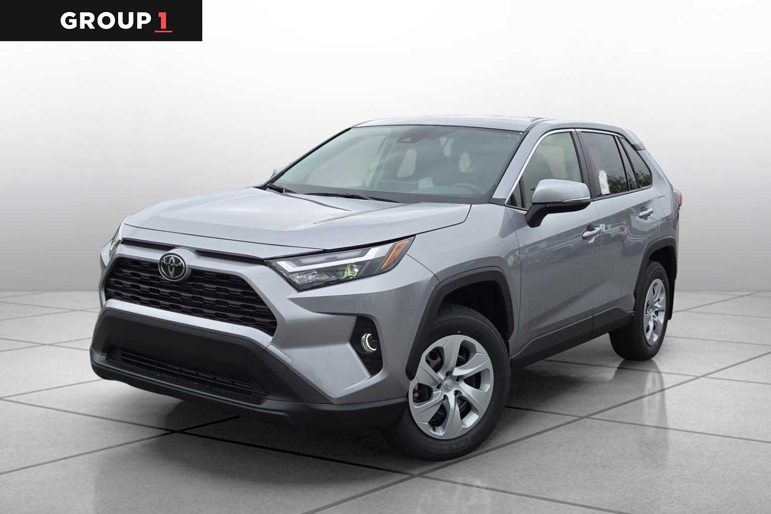 2025 Toyota RAV4 LE's photo