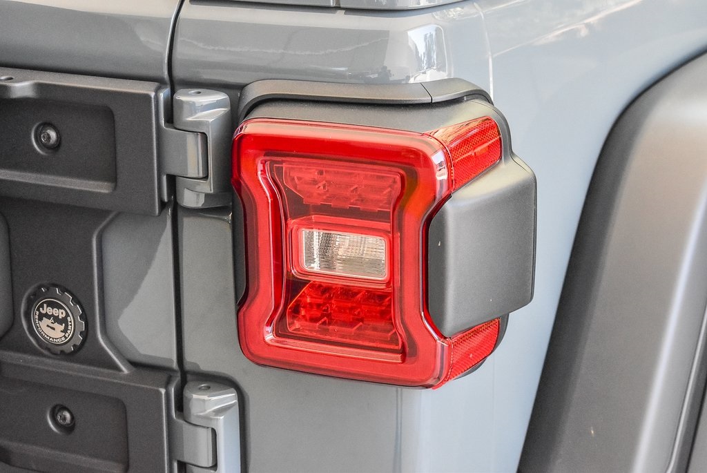 2025 Jeep Wrangler Rubicon photo 7