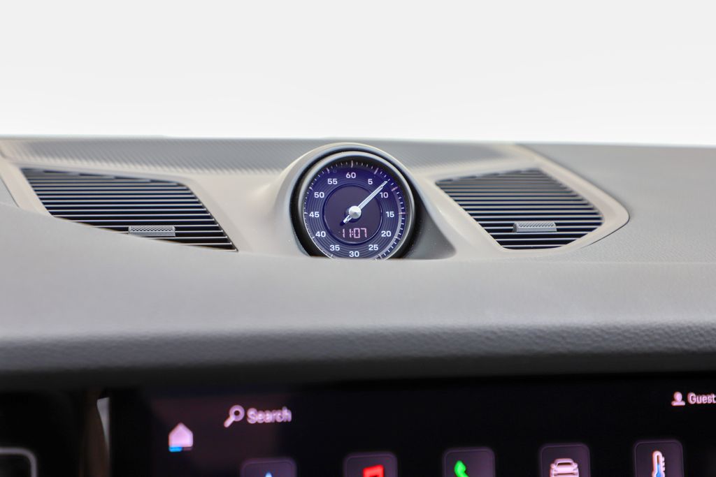 2024 Porsche Cayenne Coupe Base photo 26