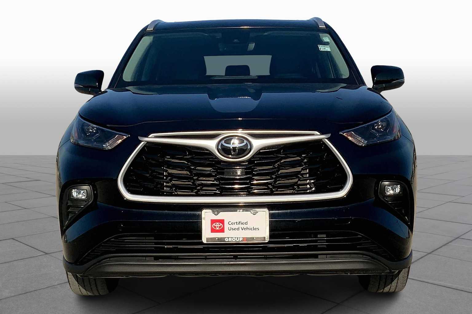 2022 Toyota Highlander XLE photo 3