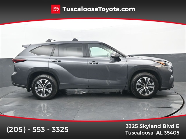 2024 Toyota Highlander XLE's photo