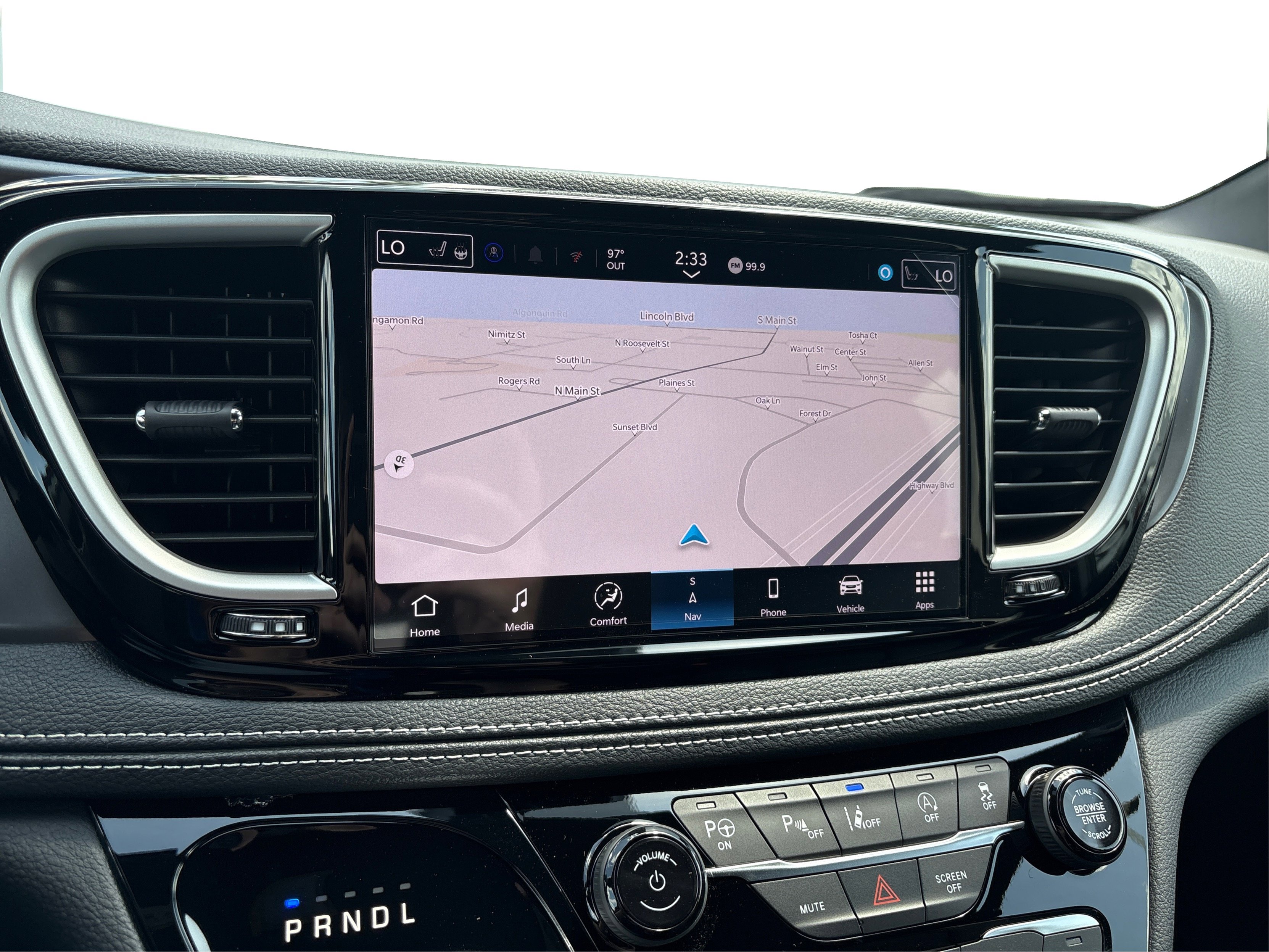 2025 Chrysler Pacifica photo 17