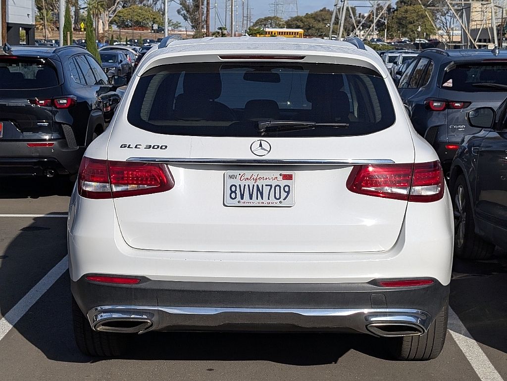 2018 Mercedes Benz GLC 300 photo 4