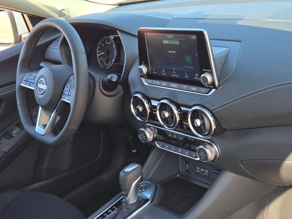 2025 Nissan Sentra SV photo 3