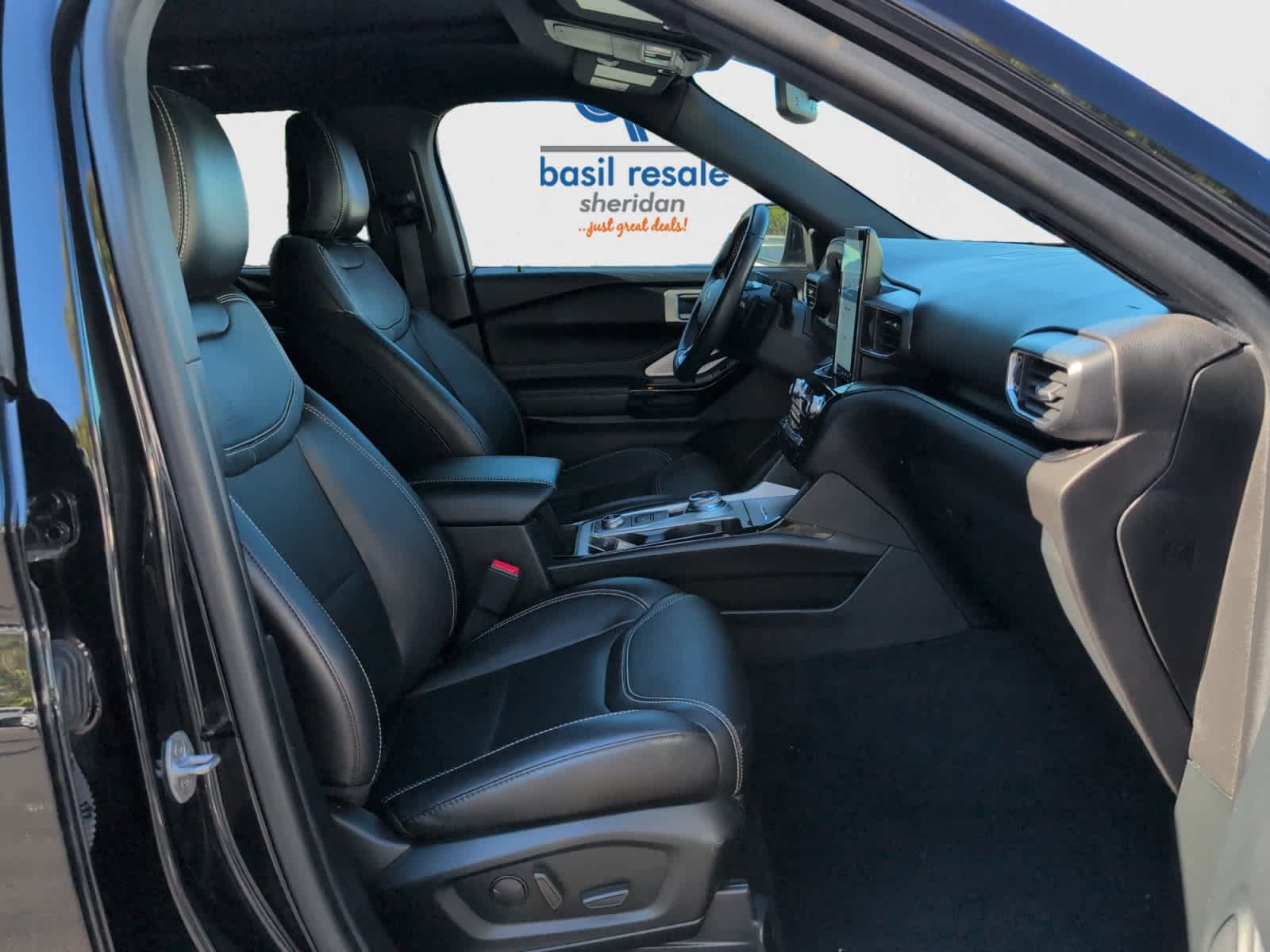2022 Ford Explorer ST photo 12