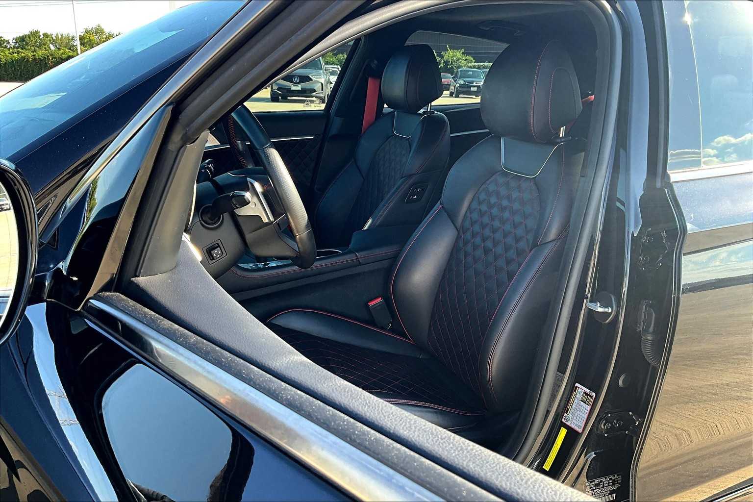 2022 Genesis G70 3.3T photo 7