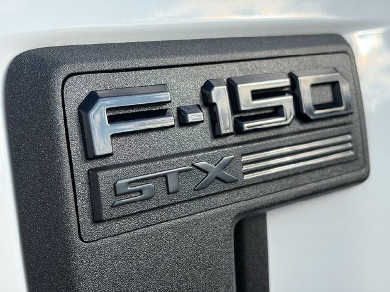 2023 Ford F-150 XL photo 4