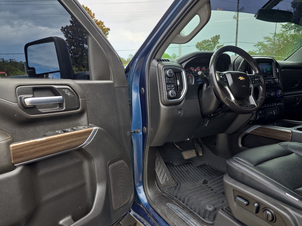 2020 Chevrolet Silverado 3500HD LT photo 11