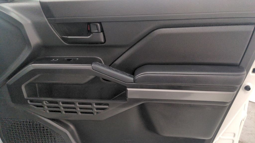 2024 Toyota Tacoma SR5 photo 27