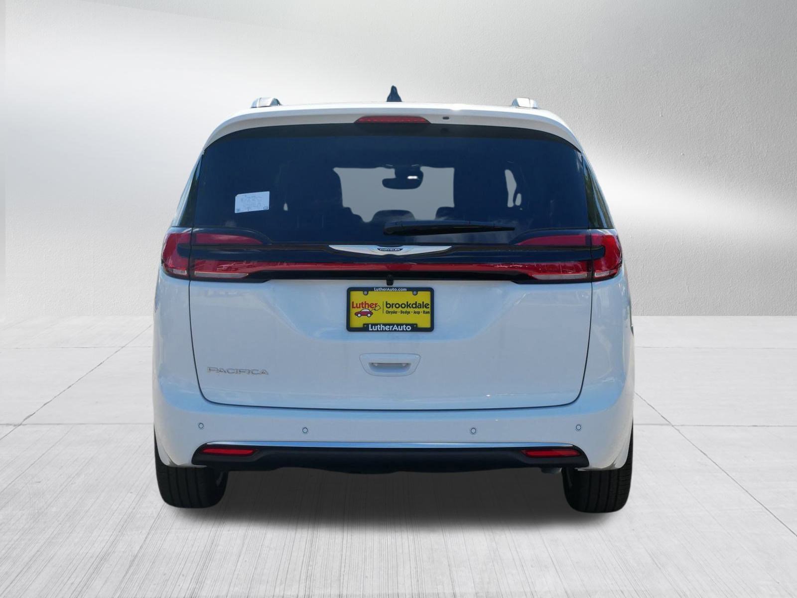 2026 Chrysler Pacifica Pinnacle photo 6