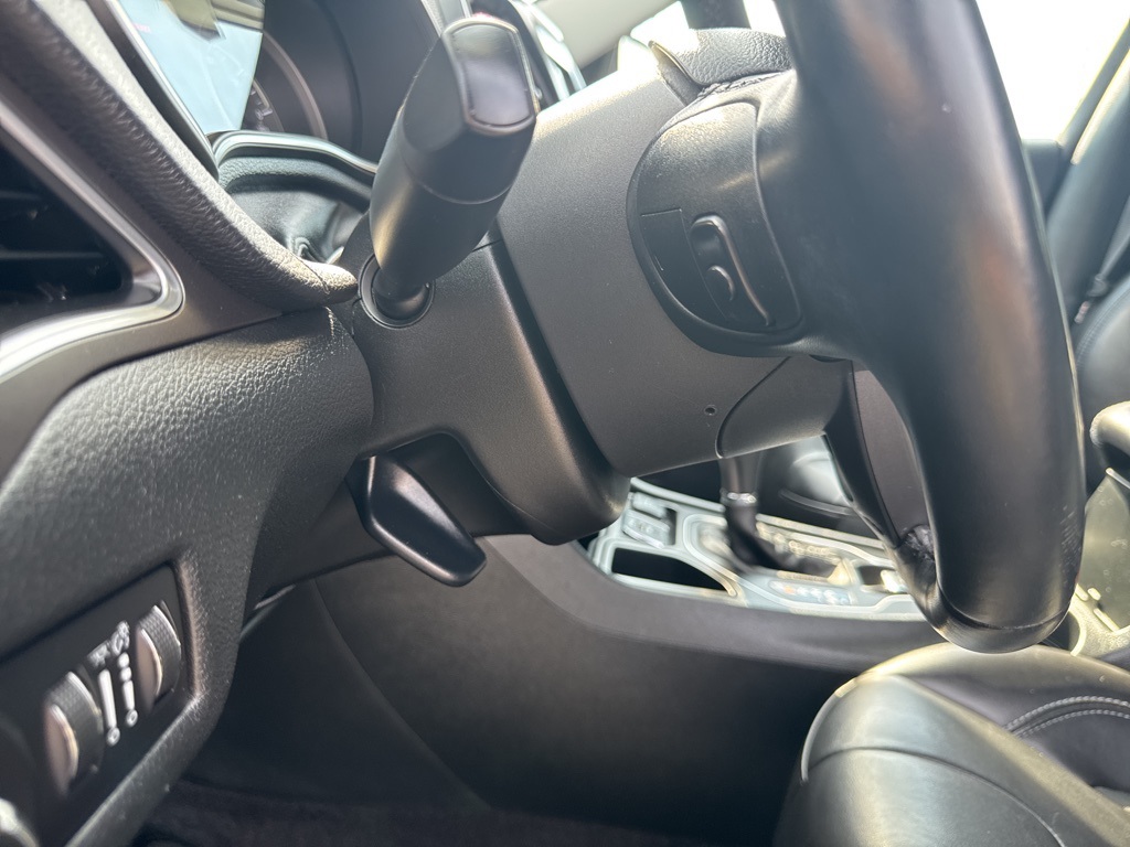 2019 Jeep Cherokee Latitude photo 42
