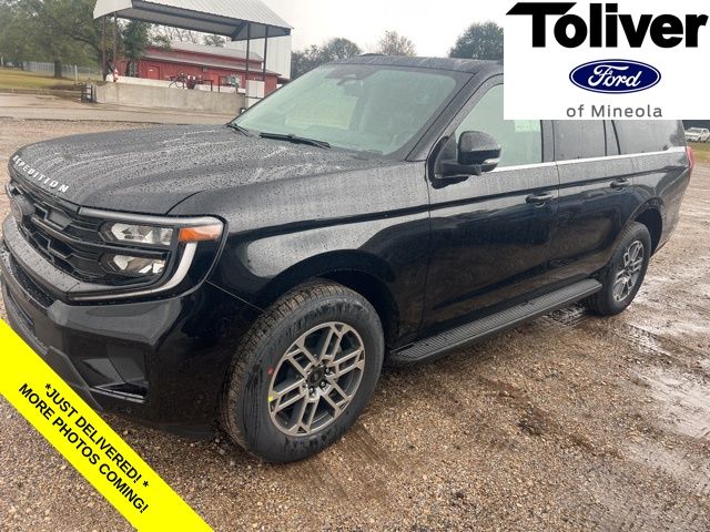 2025 Ford Expedition Active's photo
