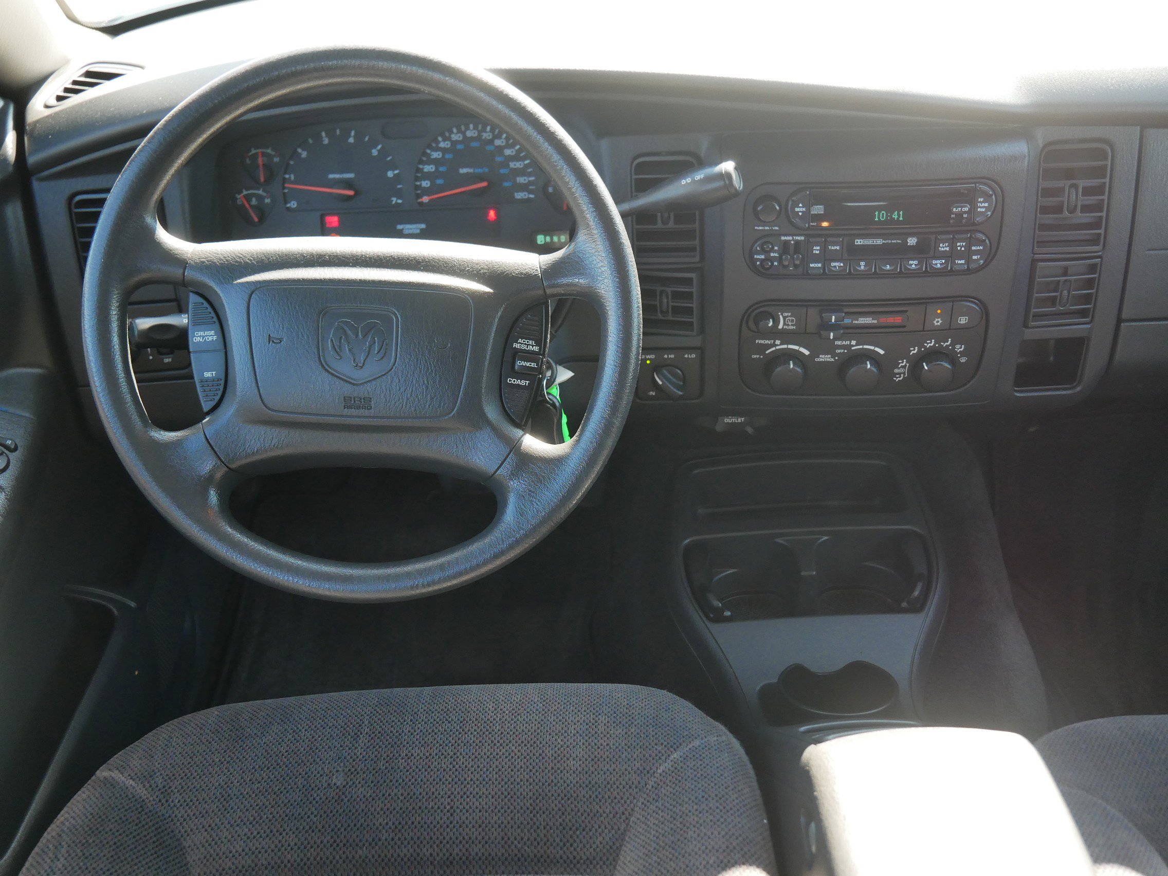 2002 Dodge Durango SLT photo 16