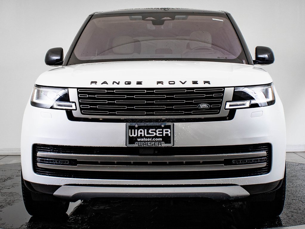 2022 Land Rover Range Rover SE photo 2