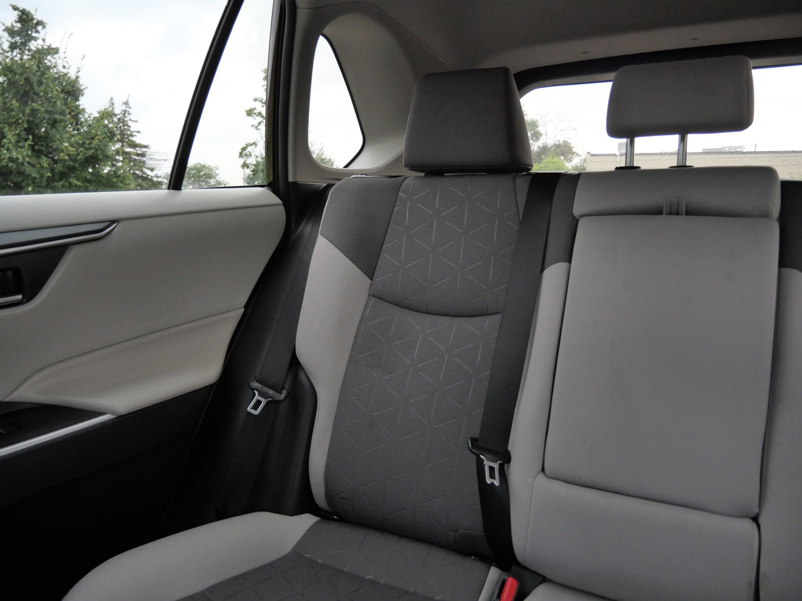 2023 Toyota RAV4 Hybrid XLE photo 11