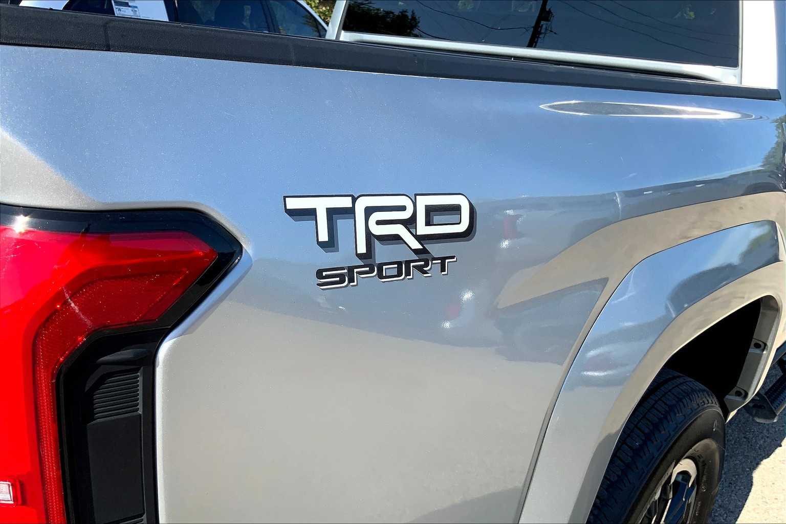 2024 Toyota Tacoma TRD Sport 4x4 photo 9