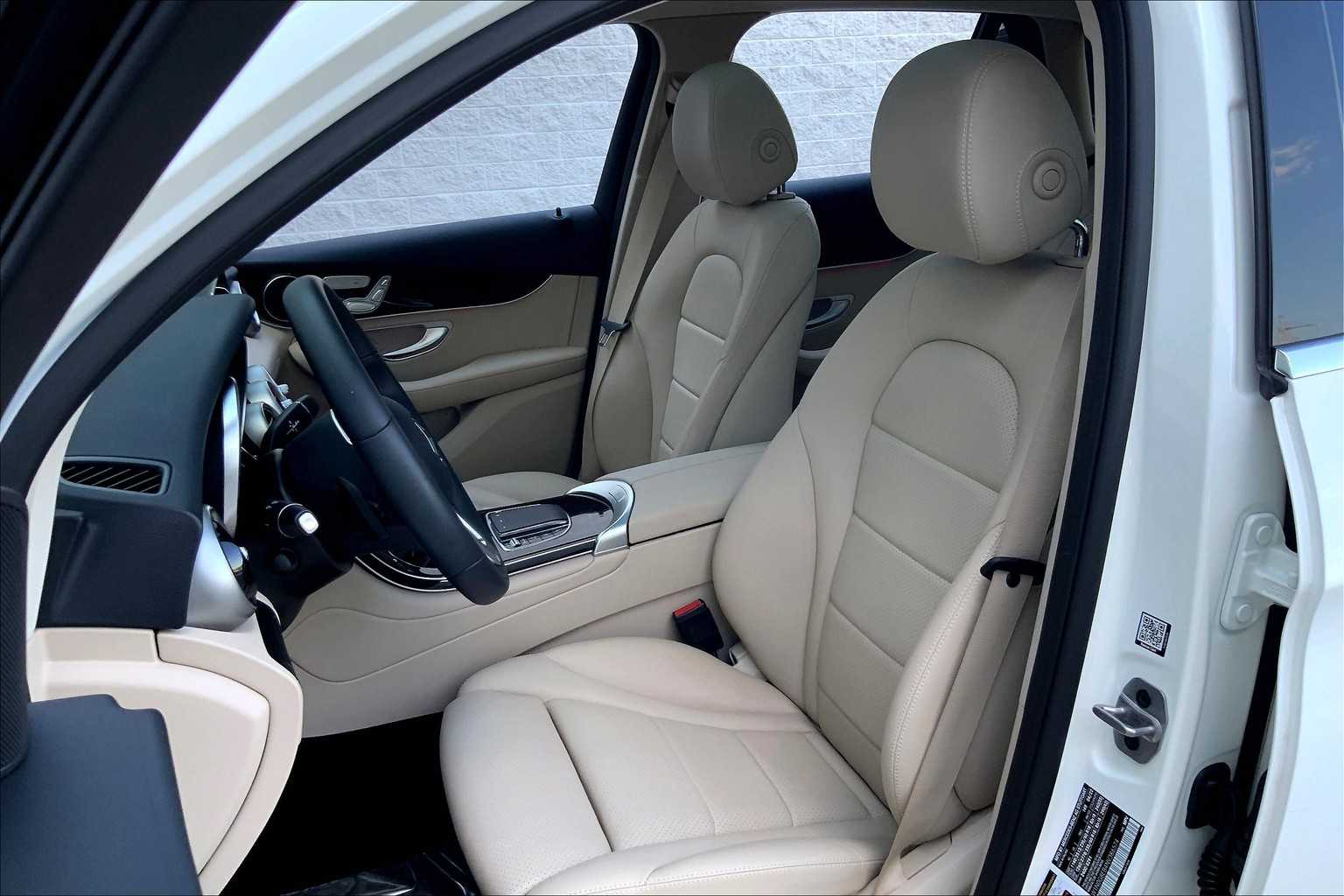 2022 Mercedes Benz GLC 300 4MATIC photo 4
