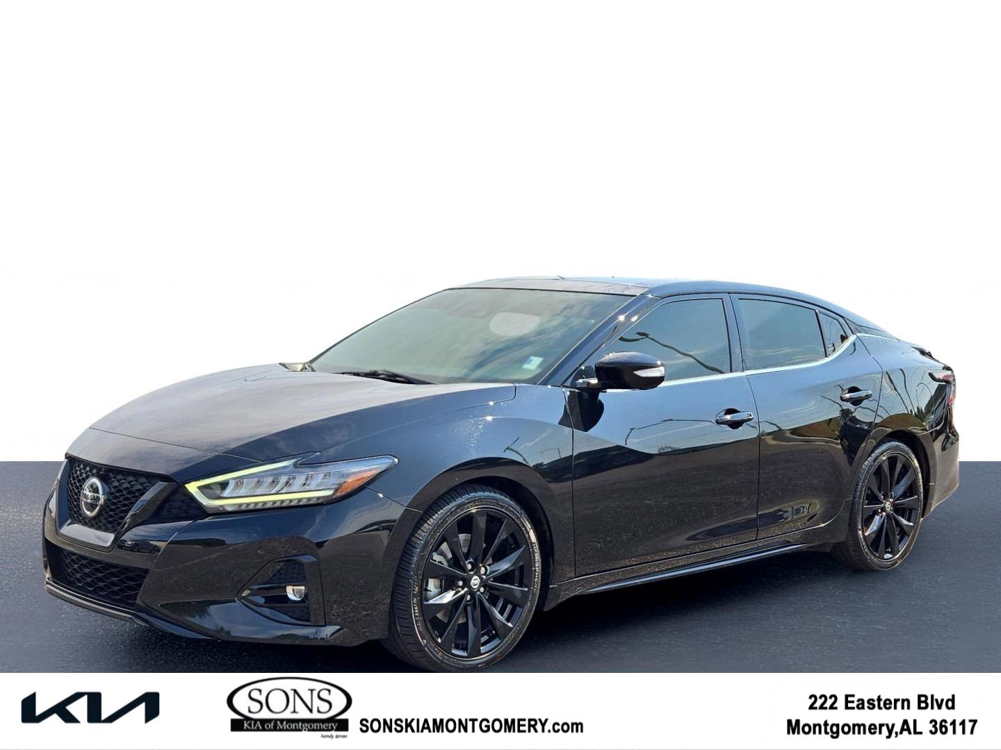 2022 Nissan Maxima SR's photo