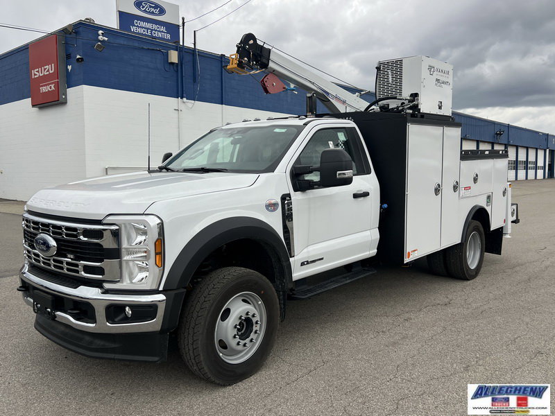 2025 Ford F-600 Super Duty Chassis Cab XL's photo