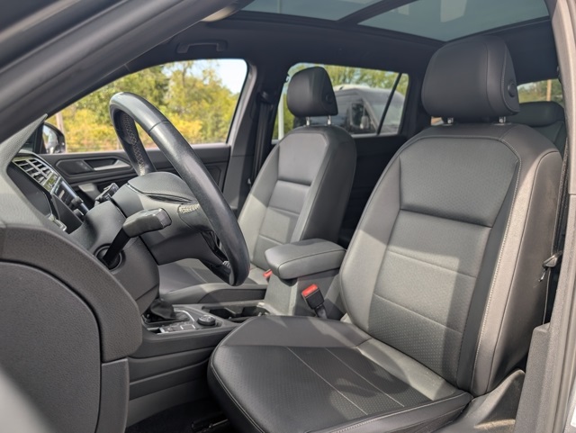 2020 Volkswagen Tiguan SE R-Line Black photo 12