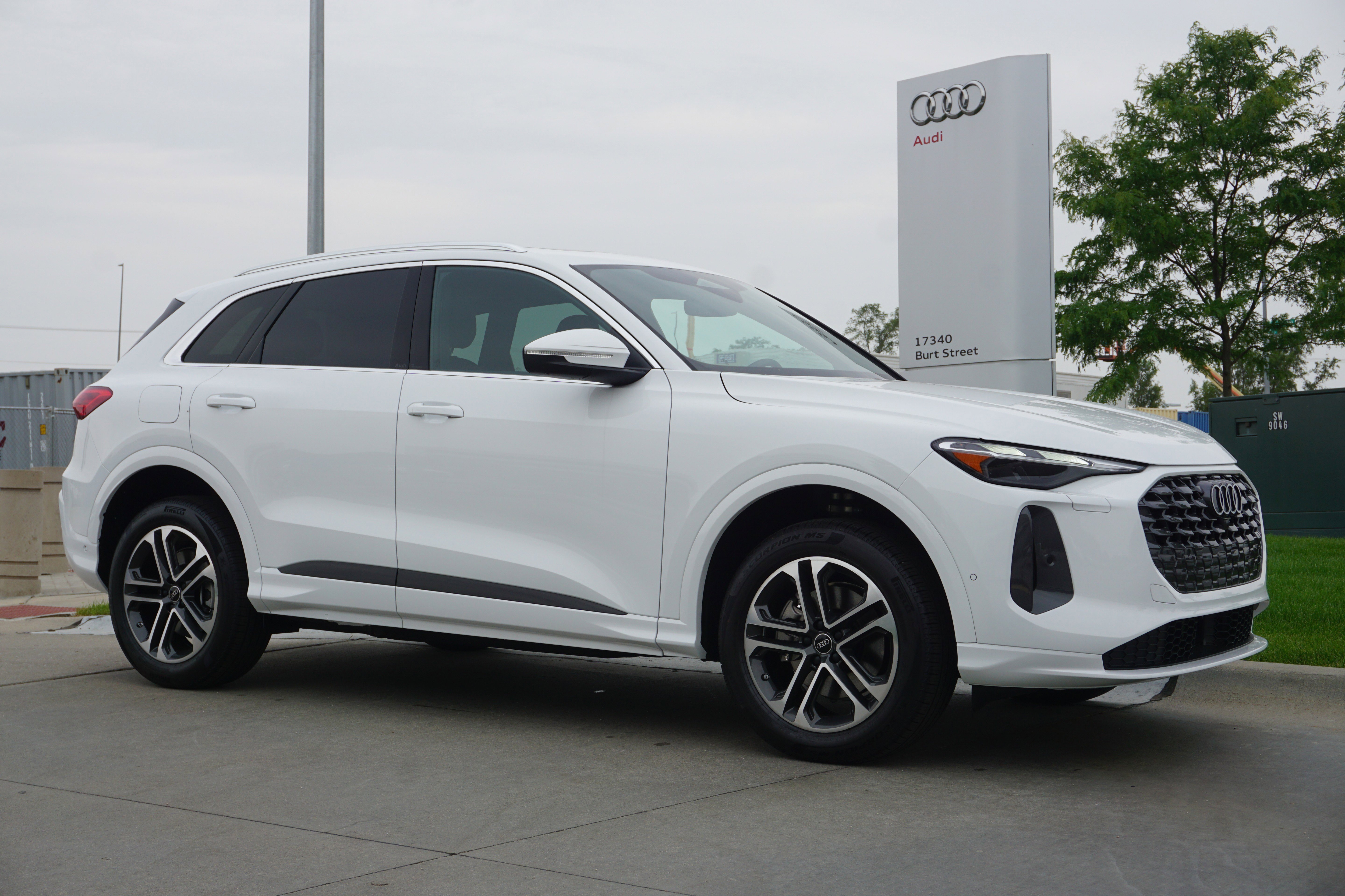 2025 Audi New Q5 Premium's photo