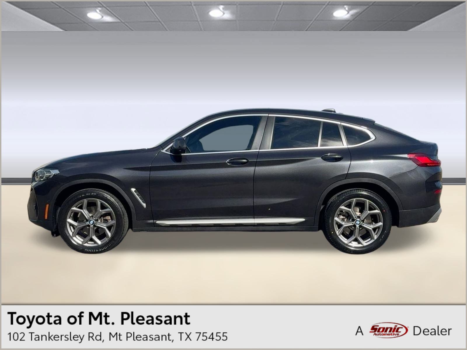 2023 BMW X4 30i's photo