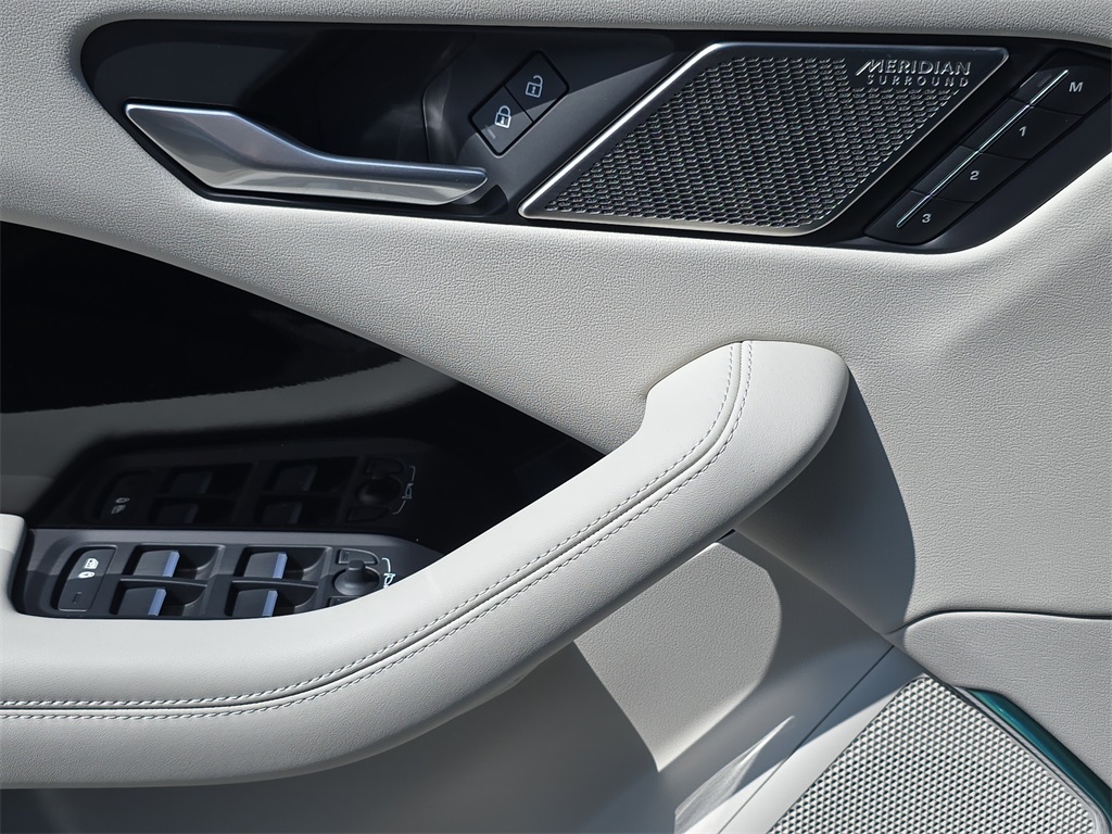 2024 Jaguar I-PACE HSE photo 26