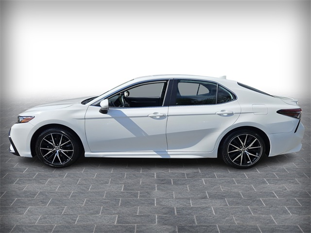 2024 Toyota Camry SE photo 4