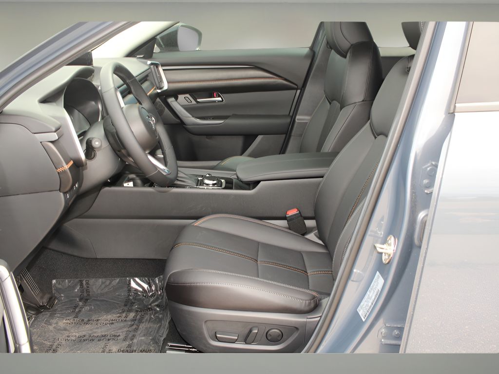 2025 Mazda CX-50 Premium photo 9
