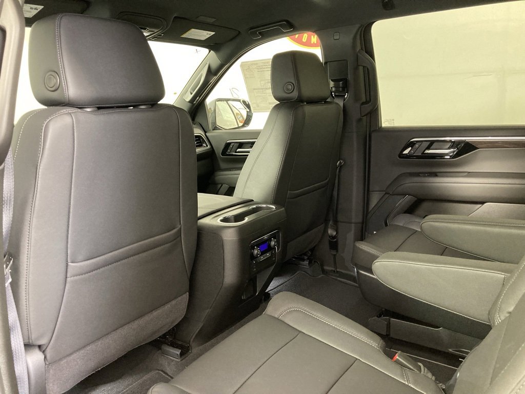 2026 Chevrolet Suburban Z71 photo 9