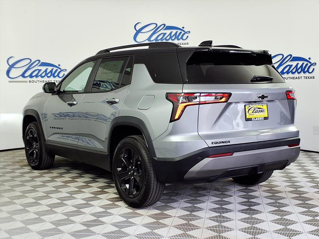 2026 Chevrolet Equinox LT photo 2