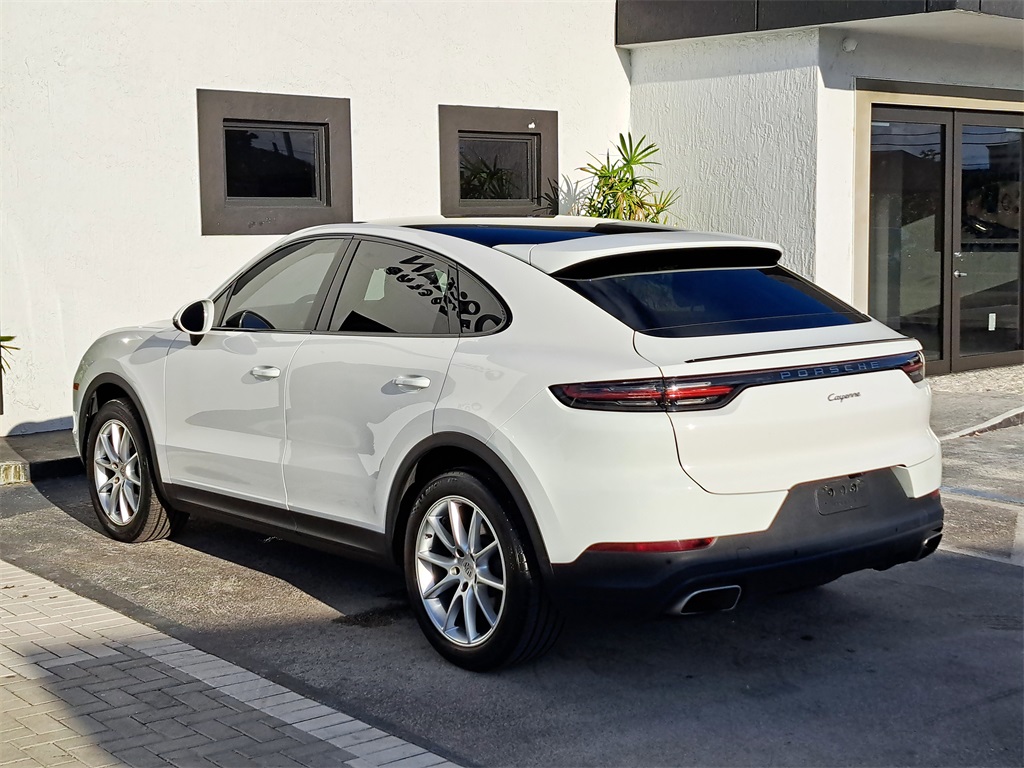 2023 Porsche Cayenne Coupe Base photo 3