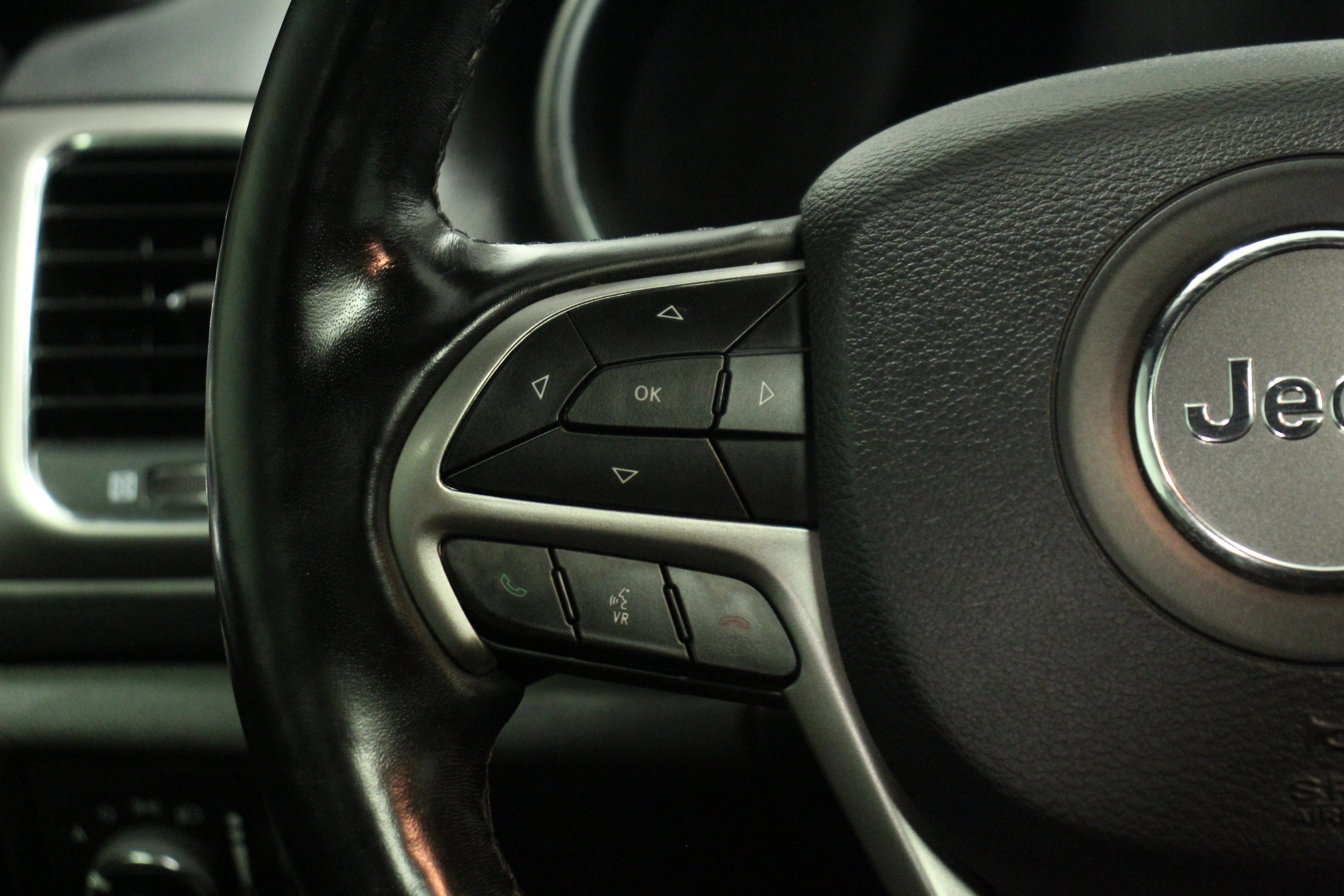 2020 Jeep Grand Cherokee Altitude photo 19