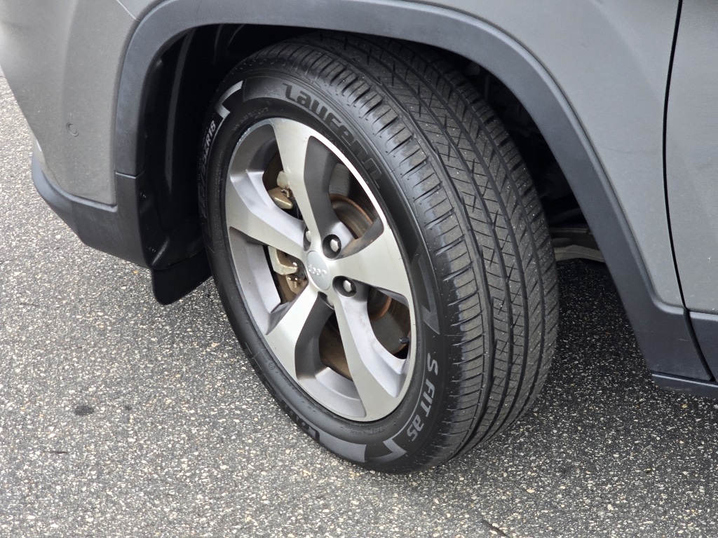 2021 Jeep Cherokee Limited photo 22