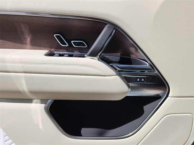 2025 Land Rover Range Rover SE photo 22