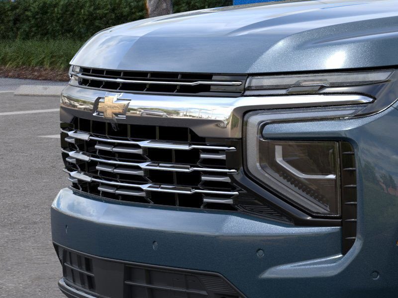 2025 Chevrolet Suburban Premier photo 8