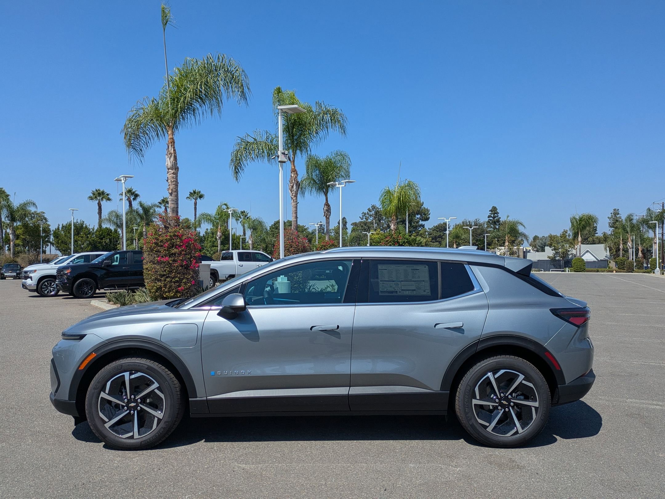 2026 Chevrolet Equinox EV 1LT photo 2