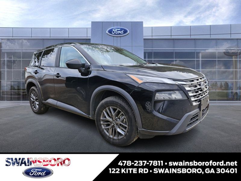 2024 Nissan Rogue S's photo