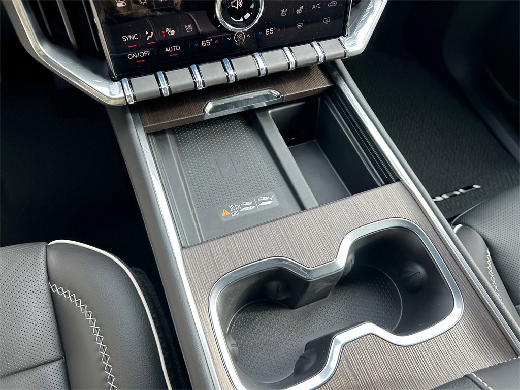 2026 GMC ACADIA - Image 24