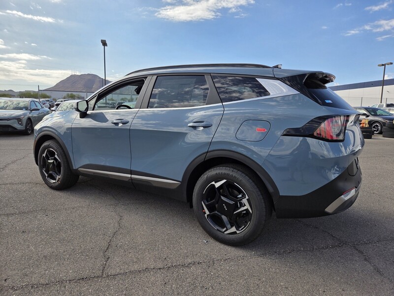2026 Kia Sportage Hybrid EX photo 4