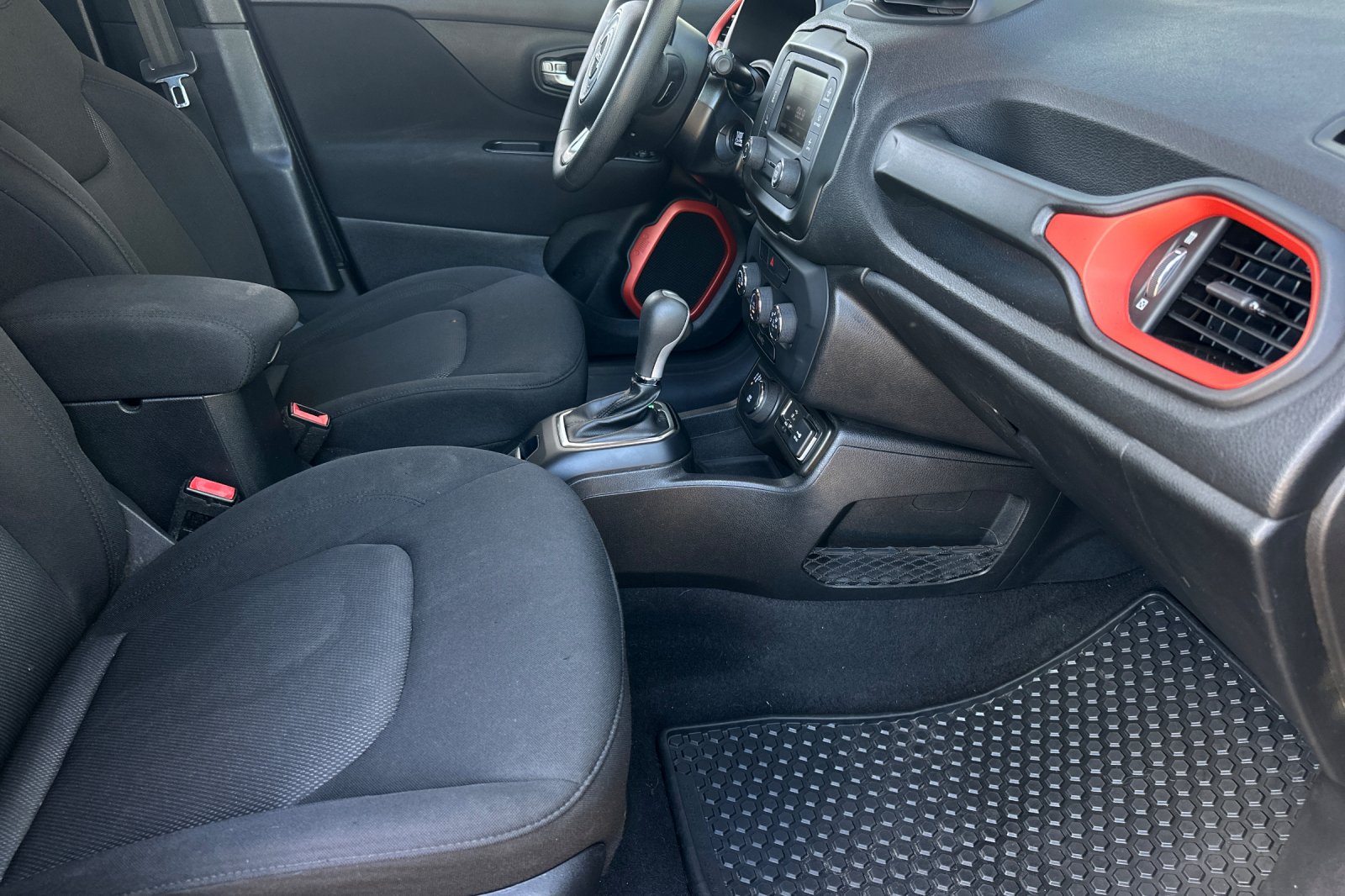 2018 Jeep Renegade Sport photo 11