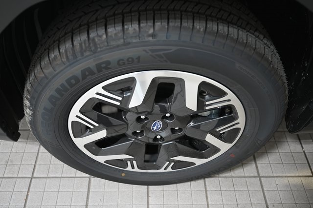 2025 Subaru Forester Premium photo 16