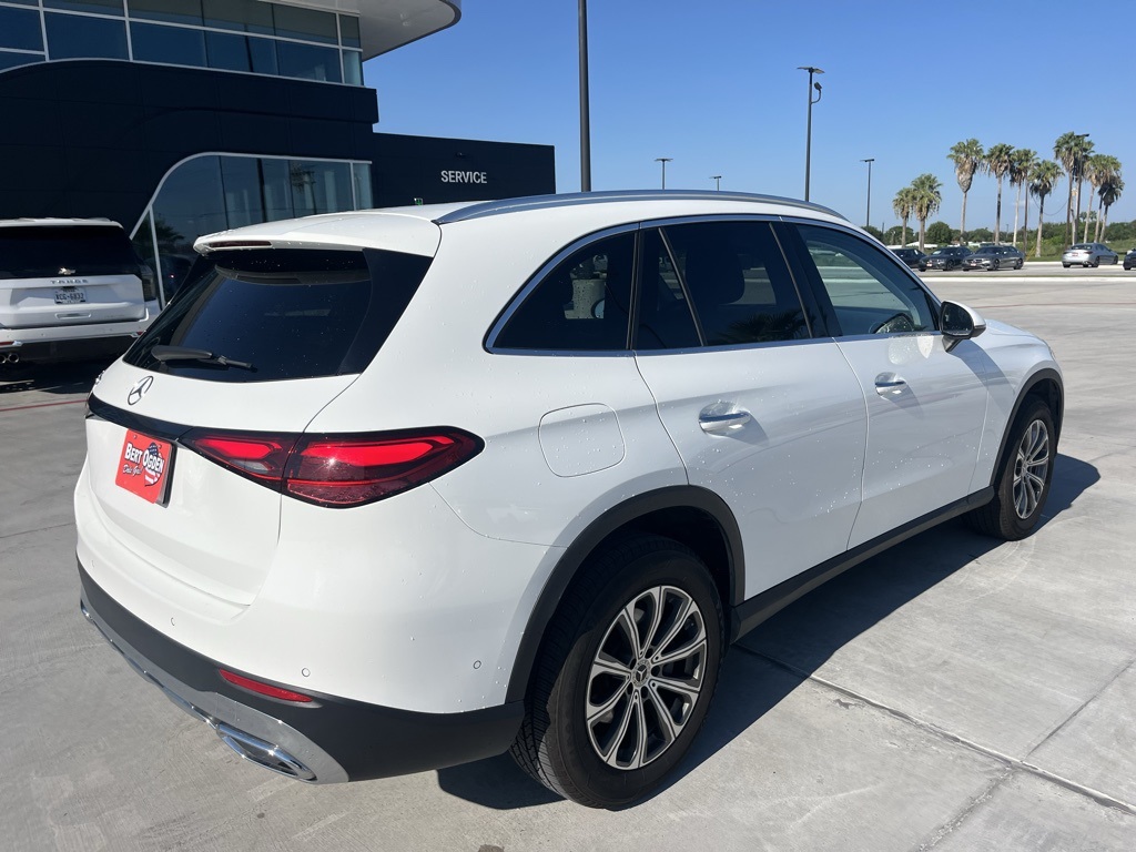 2024 Mercedes Benz GLC 300 photo 4